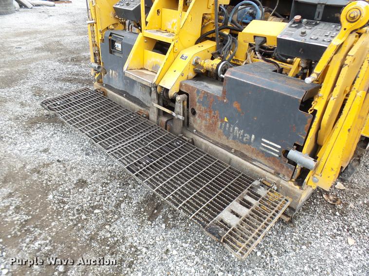 image for item K1853 2004 Blaw Knox PF4410 paver