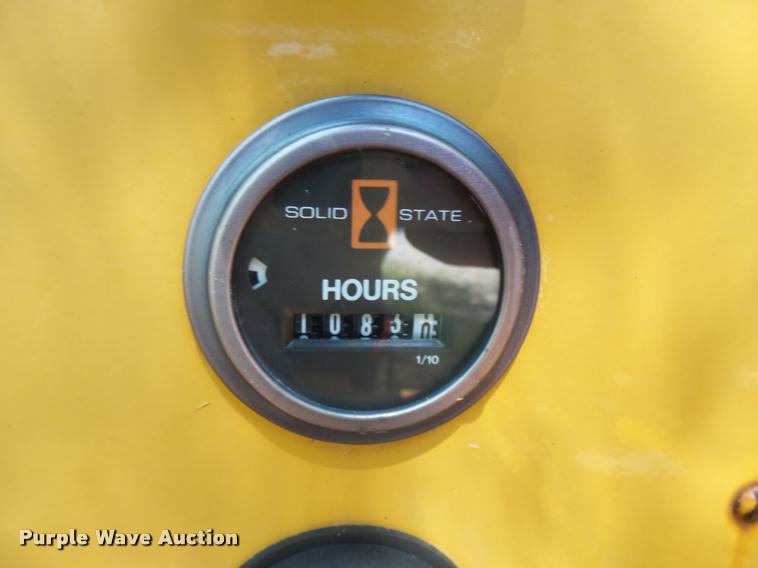 image for item K1856 1998 Vermeer BC1250A wood chipper