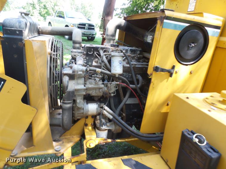 image for item K1856 1998 Vermeer BC1250A wood chipper
