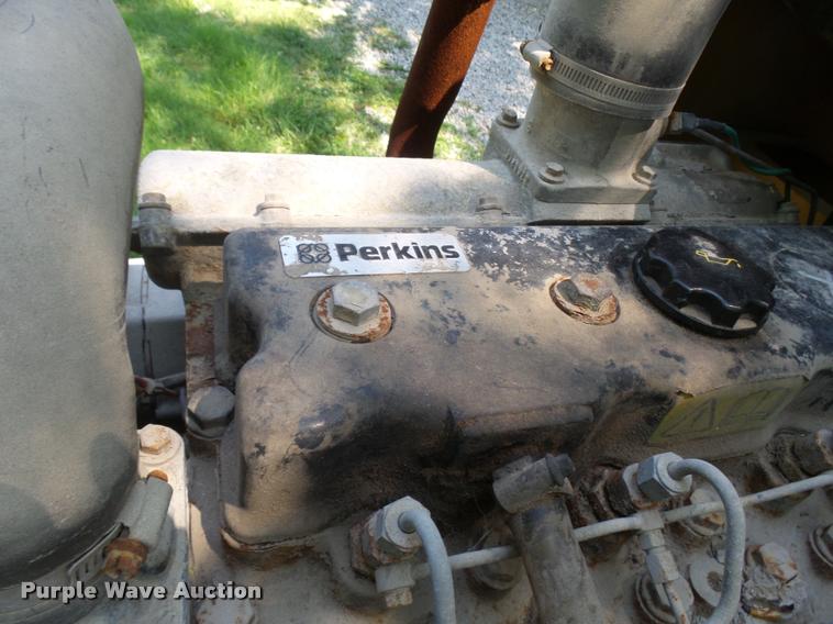 image for item K1856 1998 Vermeer BC1250A wood chipper