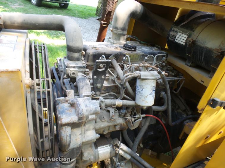 image for item K1856 1998 Vermeer BC1250A wood chipper