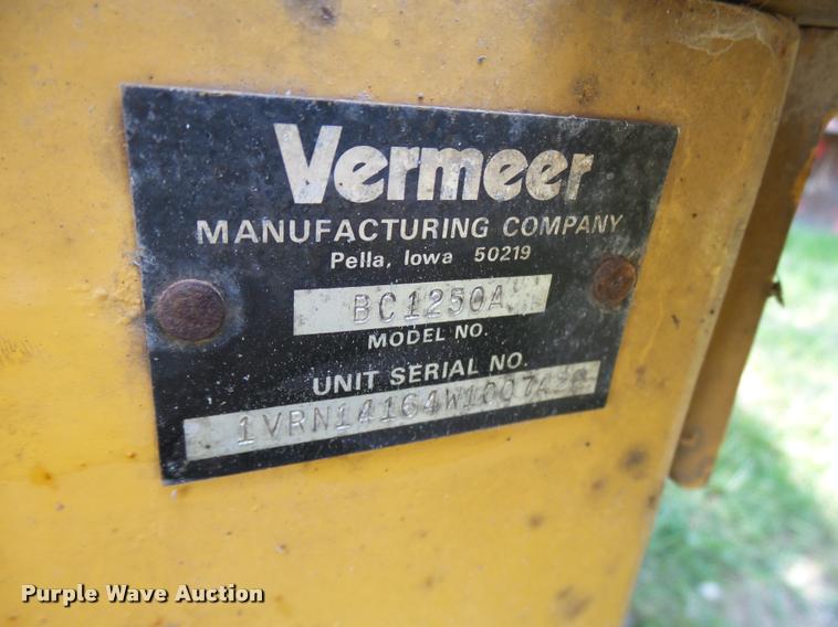 image for item K1856 1998 Vermeer BC1250A wood chipper