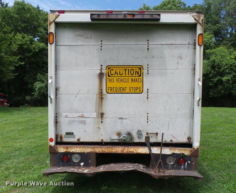 image for item K1859 2003 Ford E350 Super Duty delivery van