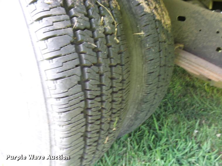 image for item K1859 2003 Ford E350 Super Duty delivery van