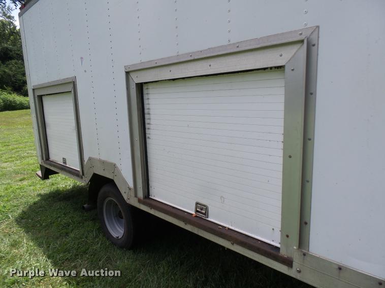 image for item K1859 2003 Ford E350 Super Duty delivery van