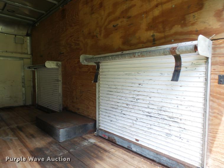 image for item K1859 2003 Ford E350 Super Duty delivery van