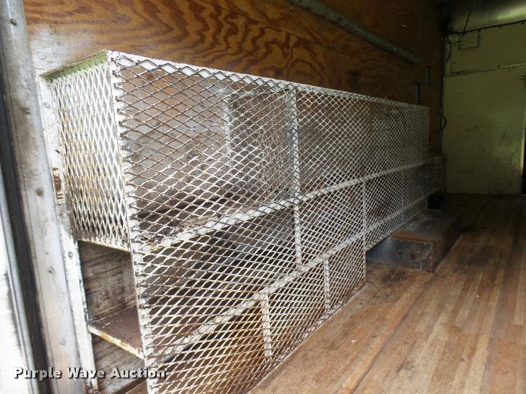 image for item K1859 2003 Ford E350 Super Duty delivery van