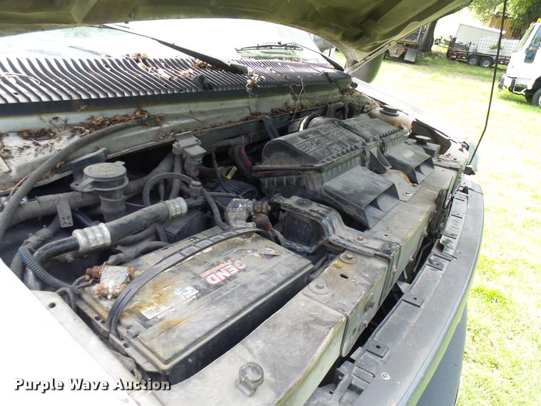 image for item K1859 2003 Ford E350 Super Duty delivery van