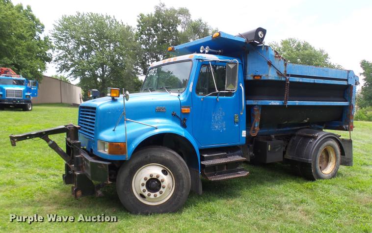 image for item K1862 2001 International 4900 dump truck