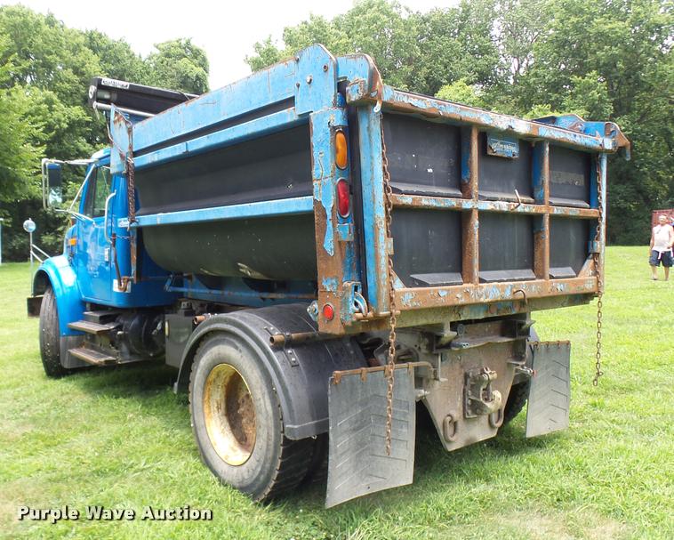 image for item K1862 2001 International 4900 dump truck