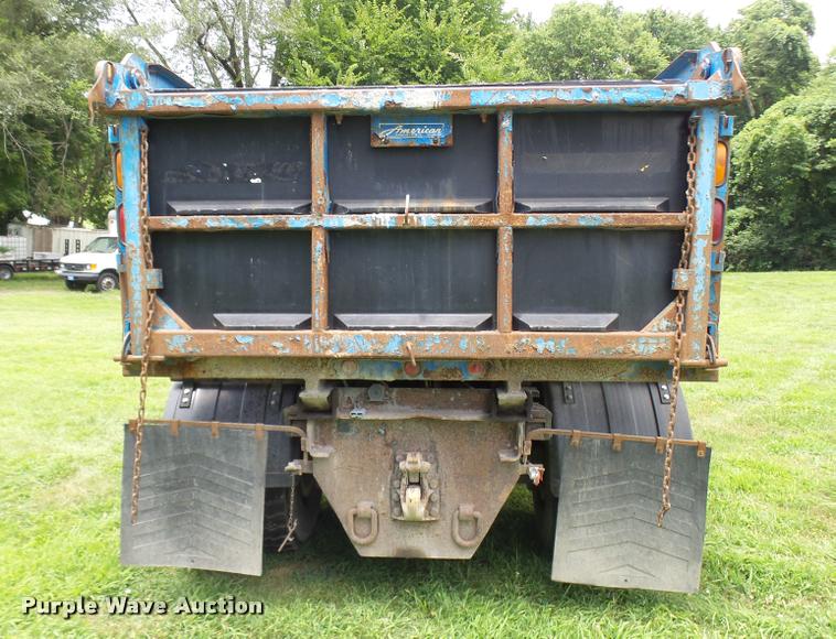 image for item K1862 2001 International 4900 dump truck