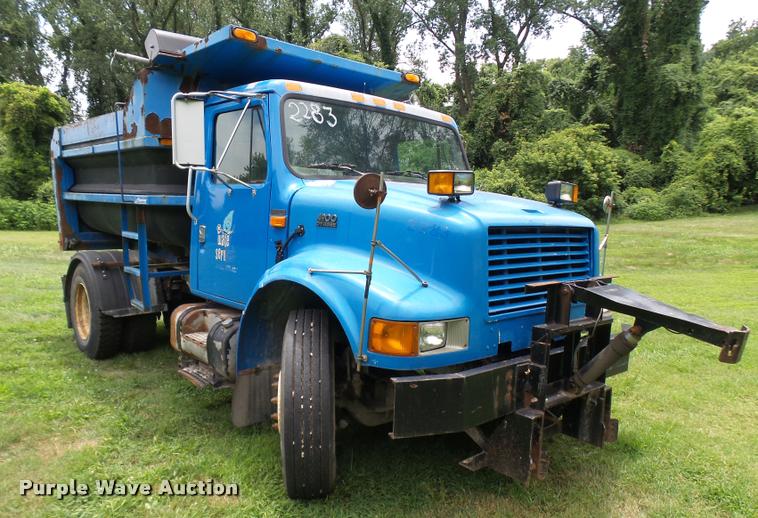 image for item K1862 2001 International 4900 dump truck