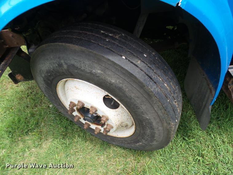 image for item K1862 2001 International 4900 dump truck