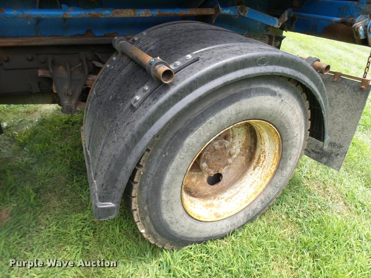 image for item K1862 2001 International 4900 dump truck