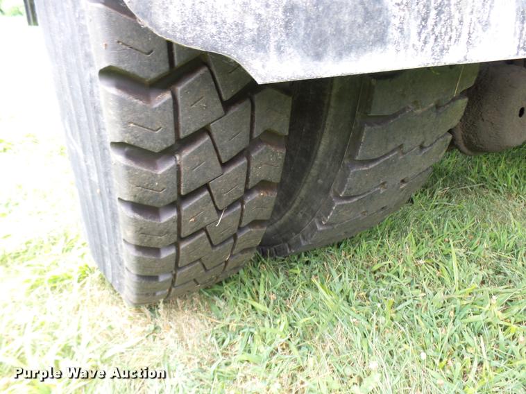 image for item K1862 2001 International 4900 dump truck