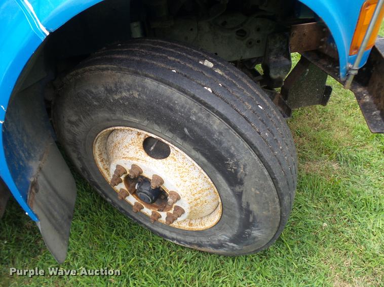 image for item K1862 2001 International 4900 dump truck