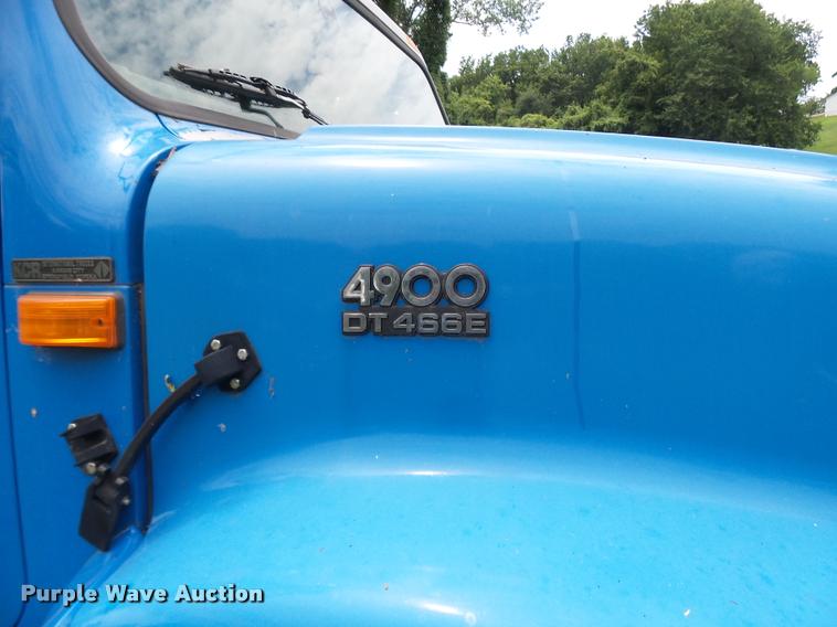 image for item K1862 2001 International 4900 dump truck