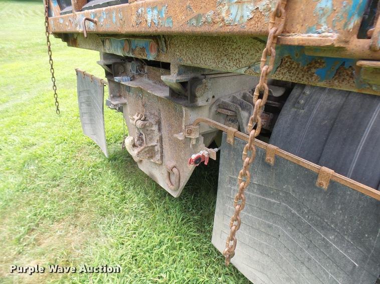 image for item K1862 2001 International 4900 dump truck