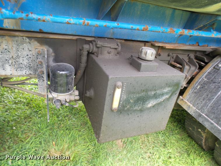 image for item K1862 2001 International 4900 dump truck