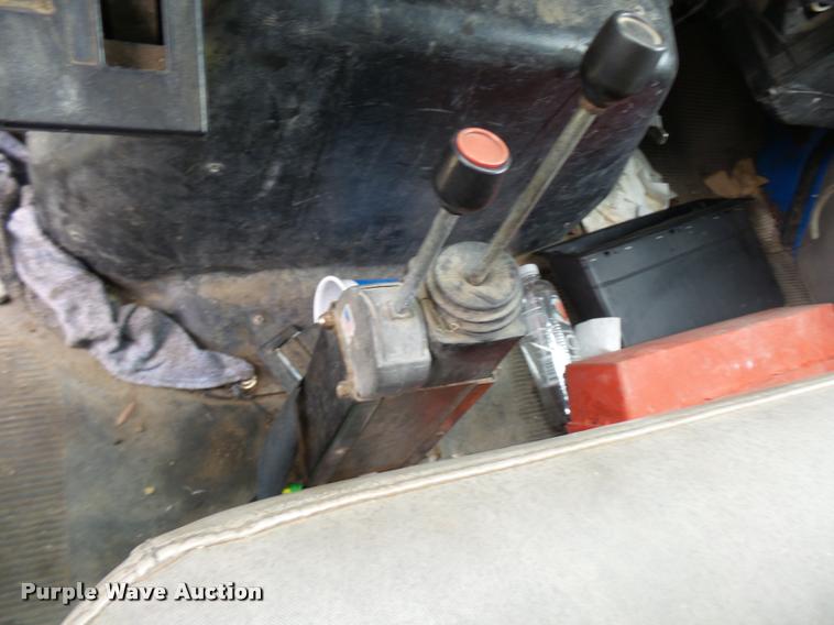 image for item K1862 2001 International 4900 dump truck