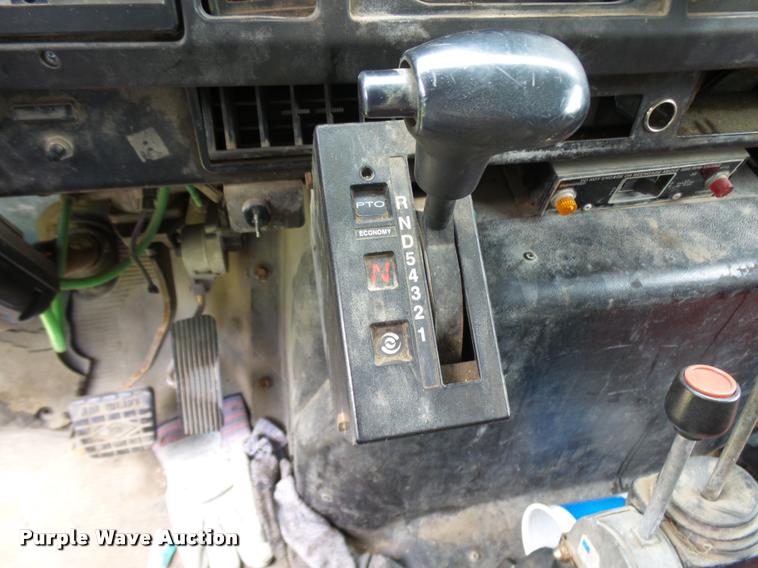 image for item K1862 2001 International 4900 dump truck