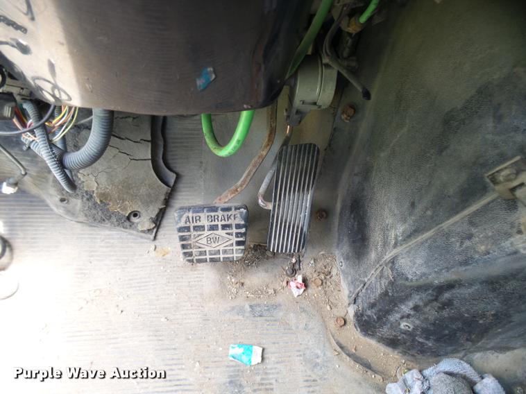 image for item K1862 2001 International 4900 dump truck