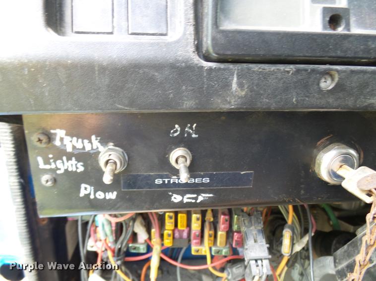 image for item K1862 2001 International 4900 dump truck