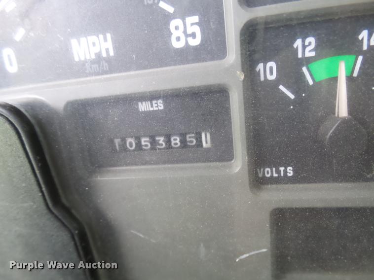 image for item K1862 2001 International 4900 dump truck