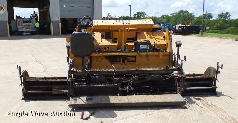 image for item K1865 2004 LeeBoy L-8515-T paver