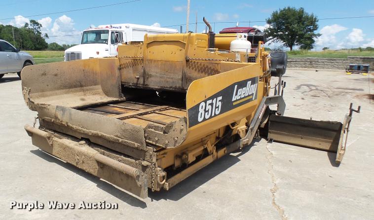 image for item K1865 2004 LeeBoy L-8515-T paver