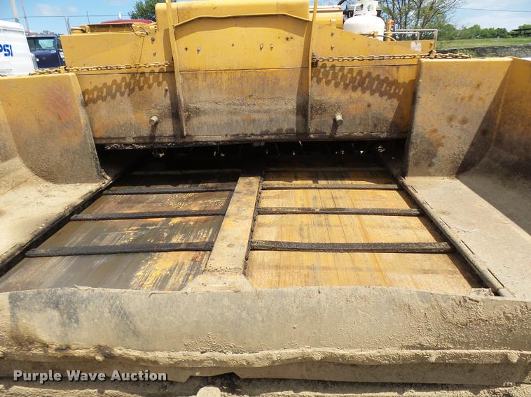 image for item K1865 2004 LeeBoy L-8515-T paver