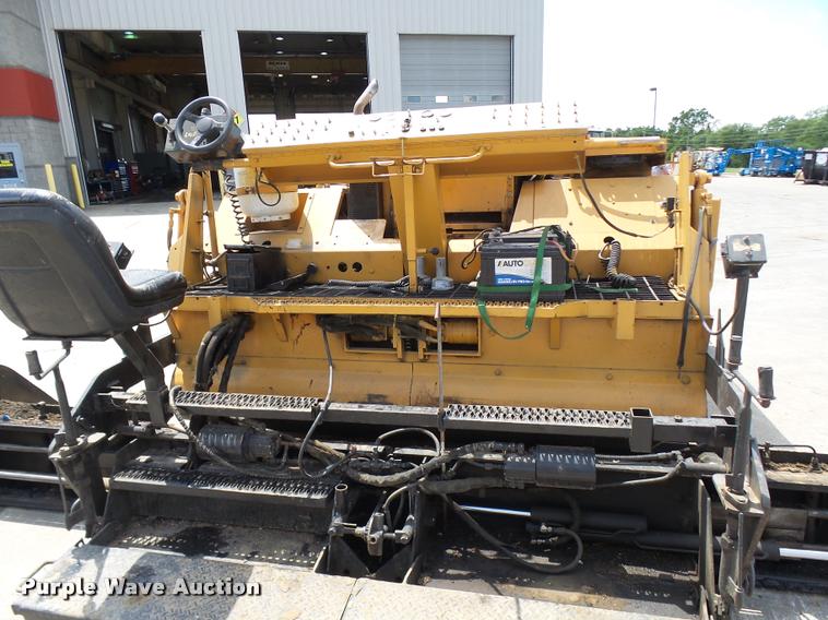 image for item K1865 2004 LeeBoy L-8515-T paver