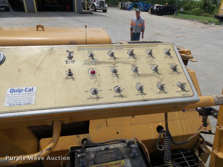 image for item K1865 2004 LeeBoy L-8515-T paver