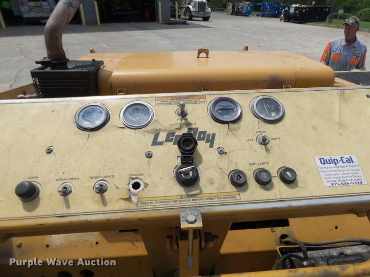 image for item K1865 2004 LeeBoy L-8515-T paver