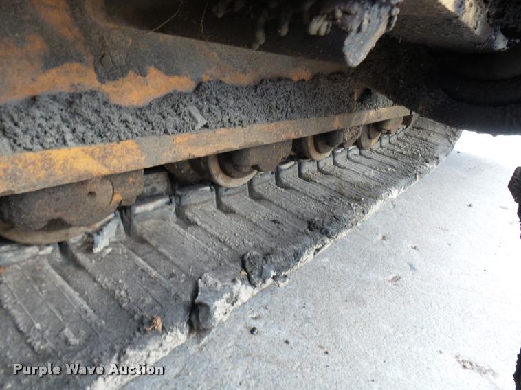 image for item K1865 2004 LeeBoy L-8515-T paver