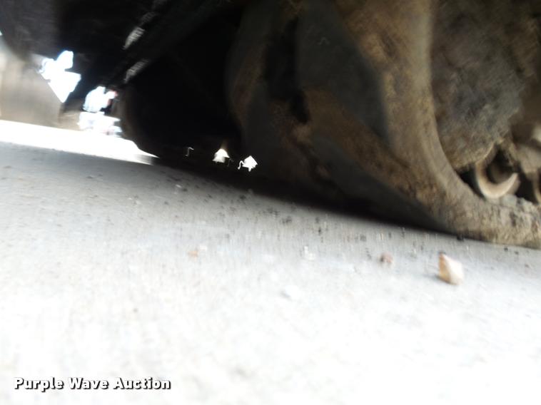 image for item K1865 2004 LeeBoy L-8515-T paver