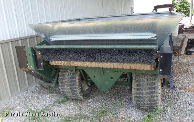 image for item K1866 Turfco Mete-R Matic XL spreader