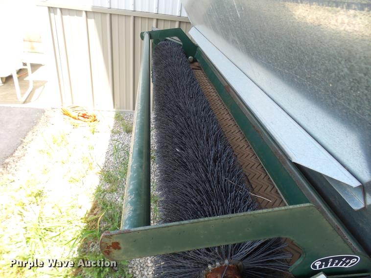 image for item K1866 Turfco Mete-R Matic XL spreader