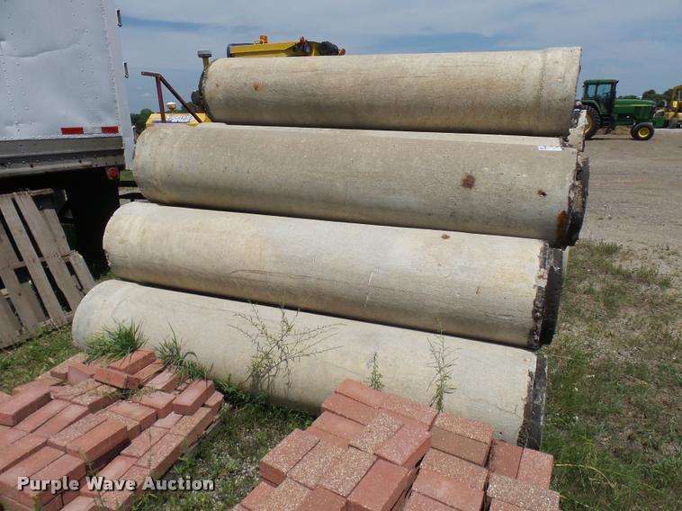 image for item K1871 (19) concrete pipes