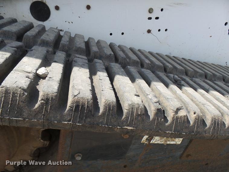 image for item K1875 2002 Bobcat T200 skid steer