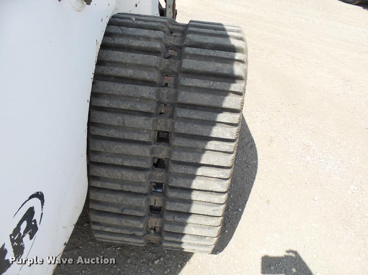 image for item K1875 2002 Bobcat T200 skid steer