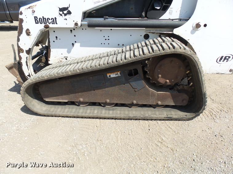 image for item K1875 2002 Bobcat T200 skid steer