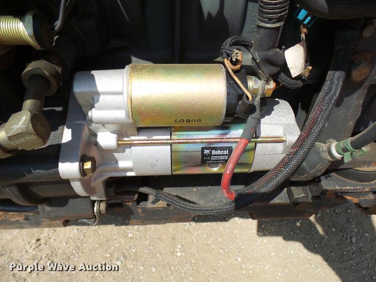 image for item K1875 2002 Bobcat T200 skid steer