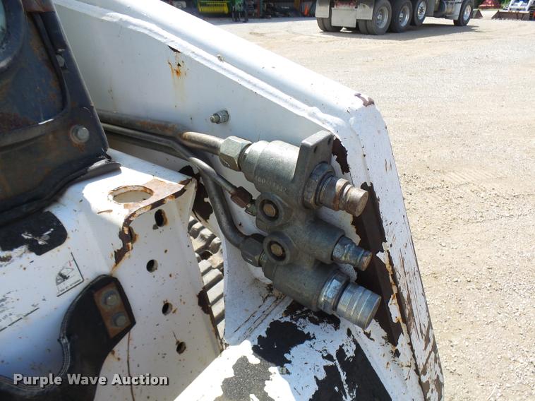 image for item K1875 2002 Bobcat T200 skid steer