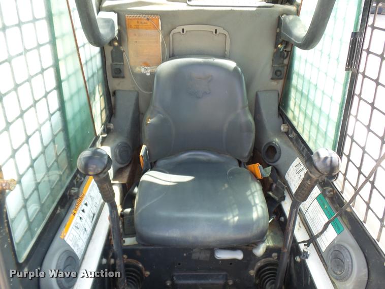 image for item K1875 2002 Bobcat T200 skid steer