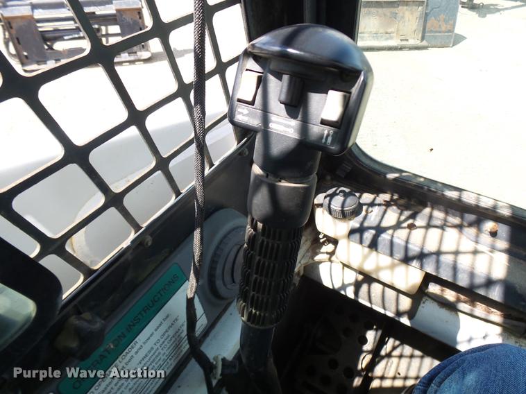 image for item K1875 2002 Bobcat T200 skid steer
