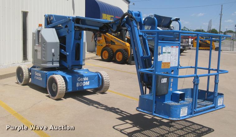 image for item L2310 2001 Genie Z-34/22N boom lift