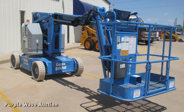 image for item L2310 2001 Genie Z-34/22N boom lift