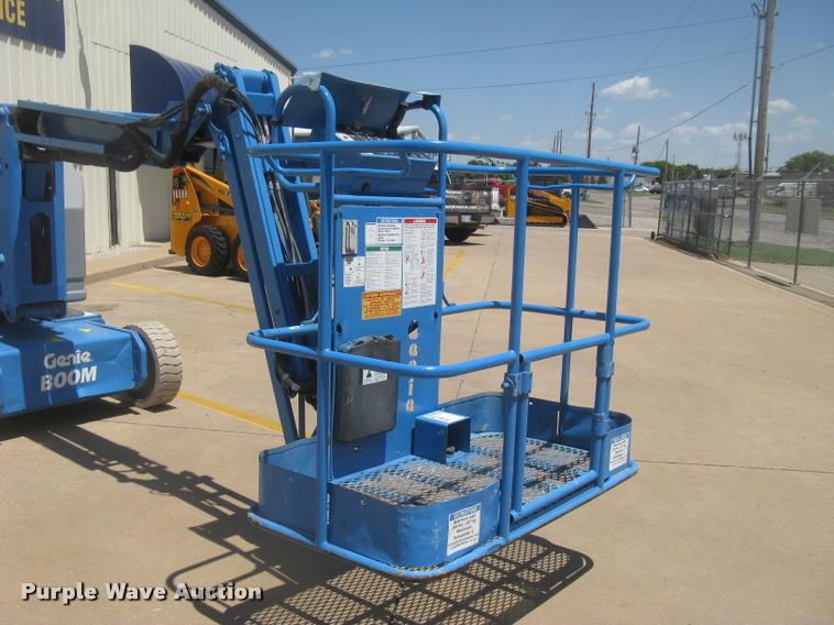 image for item L2310 2001 Genie Z-34/22N boom lift