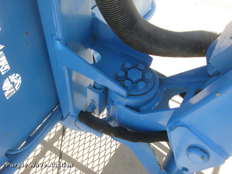 image for item L2310 2001 Genie Z-34/22N boom lift